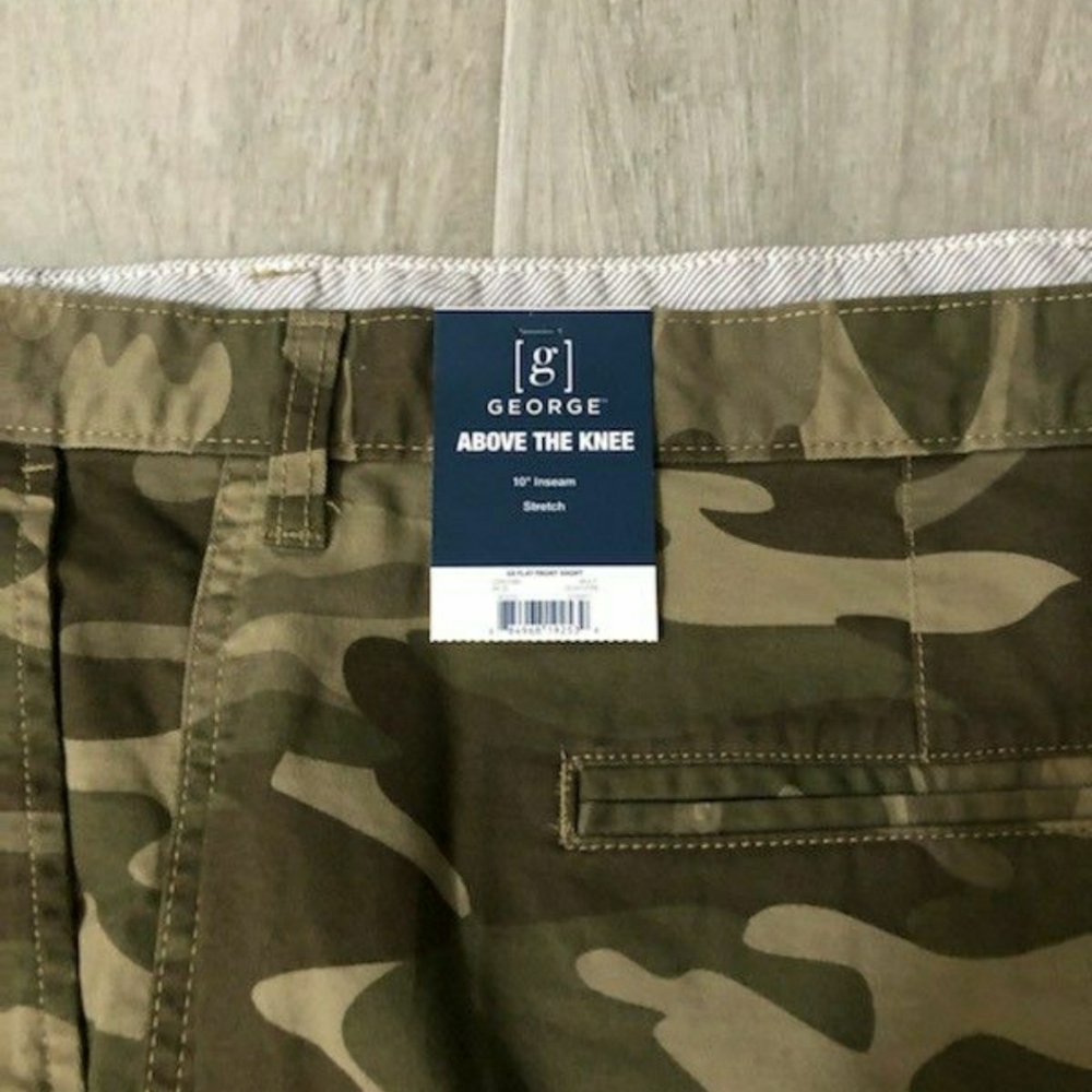 Camouflage Men's  10" Flat Front Shorts - Picture 4 of 7